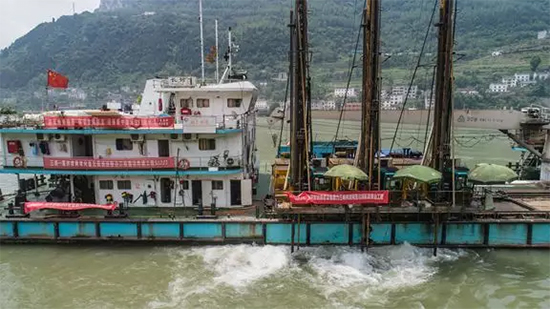 打造长江黄金水道!山河智能航道钻机轻松搞定水下礁石