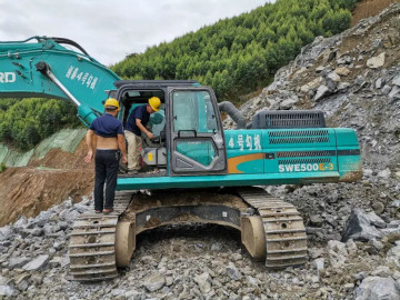 感恩相伴，关爱相随——山河智能服务万里行深入广西服务客户