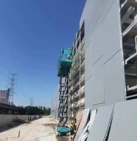 众志成城抗疫情!山河智能高空机械助力惠州方舱医院建设