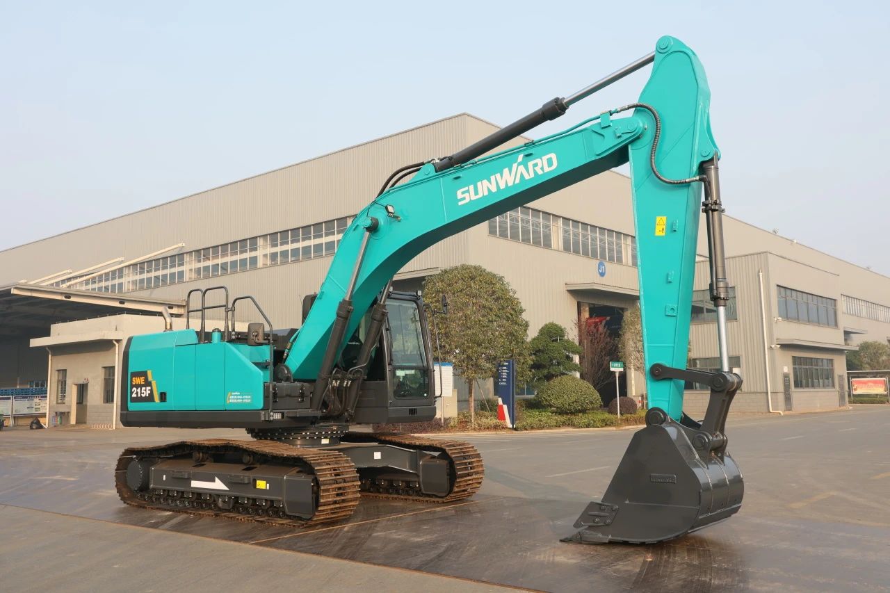 聚焦市场需求，山河智能三款精品工程液压挖掘机成功下线