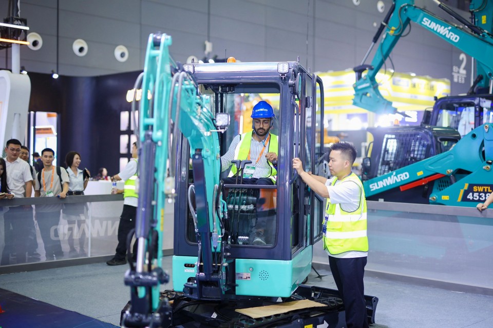 2025 CICEE | 山河智能实力闪耀2025长沙国际工程机械展