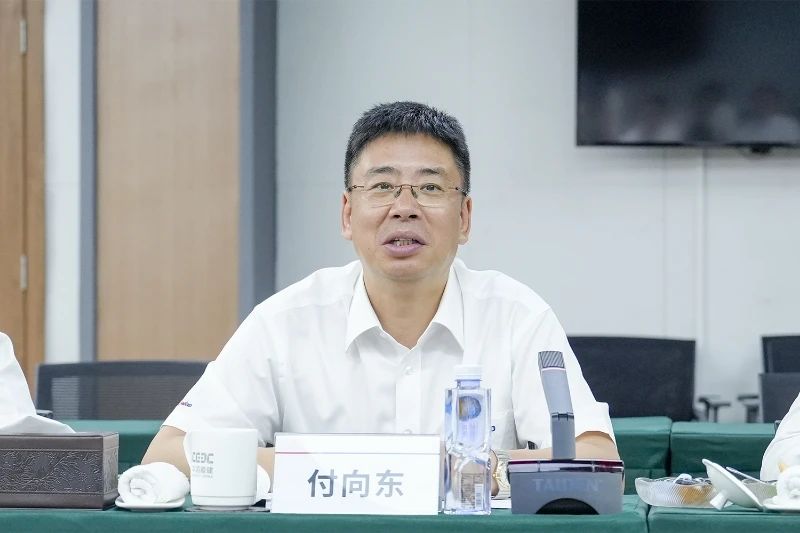 山河智能与易普力公司深化战略合作,共筑混装设备技术转化新标杆