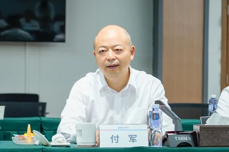 山河智能与易普力公司深化战略合作,共筑混装设备技术转化新标杆